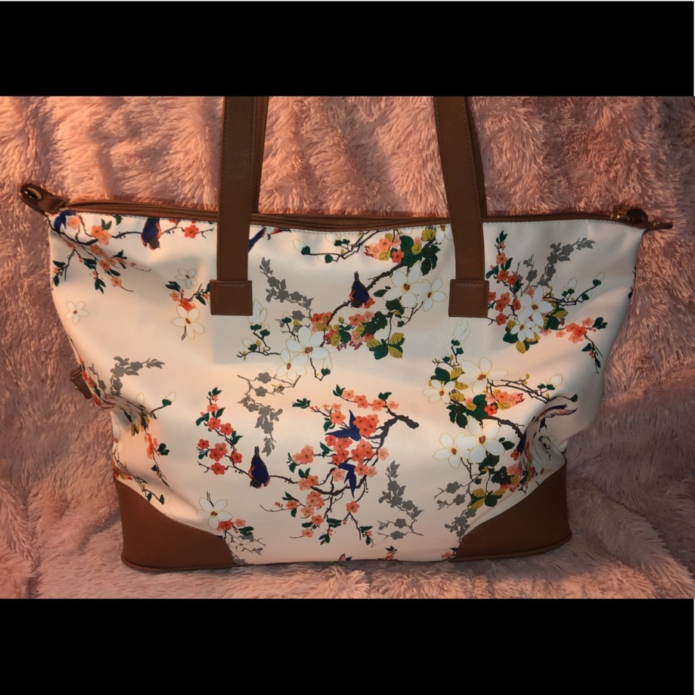 NWOT floral designed tote bag